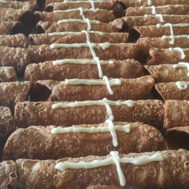 Where we are this Holiday Weekend:

Saturday:
Capital Region Farmers Market, Canberra - CLOSED
@crfarmersmarket 

Sunday:
Haig Park Village Markets for Haig Easter Market, 8am to 2pm
@haigparkvillagemarkets 
Old Bus Depot Markets for Easter Treasure Hunt 9:30am to 2:30pm.
@oldbusdepotmarkets 

Flavours:
Vanilla Bean Crema.
Chocolate and Wild Orange Crema.
Pistachio Ricotta.
Passionfruit Mascarpone.
Butter Caramel Ricotta.
Traditional Sicilian Ricotta.
Chocolate Coconut Crema.
Rare Beef with wasabi mascarpone.

Hope to see u all this weekend.
Papa, Nate and the Team.

#cannoli #glutenfree #cannoligetemhere #vegan #hercanberra #visitnsw #EventsACT #canberra #canberraeats #canberralife #canberralocals #cbr #eatlocal #eatcanberra #canberrasmallbusiness #visitcanberra #wearecbr #foodporn #canberrabusiness #cbreats #haigparkvillagemarkets
#oldbusdepotmarkets
#crfarmersmarket
#capitalregionfarmersmarket